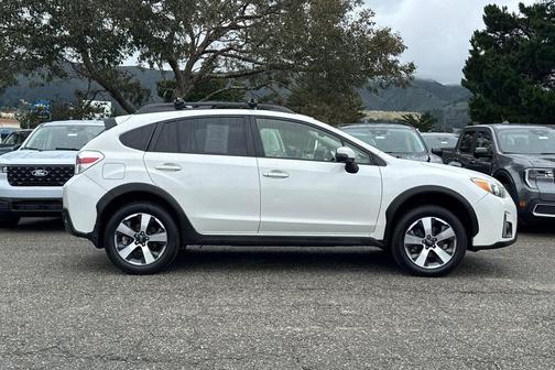 Crystal White Pearl 2016 Subaru Crosstrek Hybrid Base