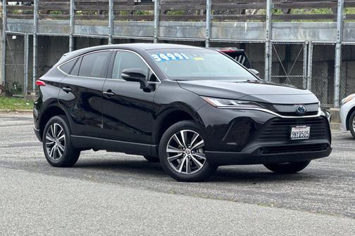Black 2024 Toyota Venza LE