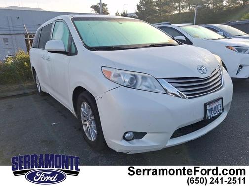 2017 Toyota Sienna XLE