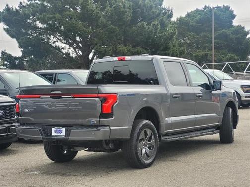 2025 Ford F-150 Lightning LARIAT