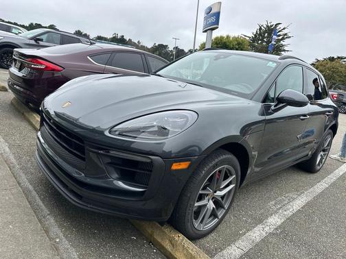 Volcano Grey 2022 Porsche Macan Macan