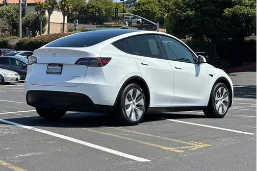 2023 Tesla Model Y Long Range Dual Motor All-Wheel Drive