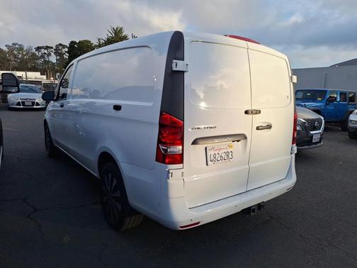 2022 Mercedes-Benz Metris Base