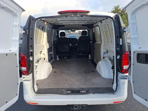2022 Mercedes-Benz Metris Base