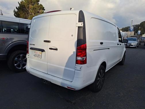 2022 Mercedes-Benz Metris Base