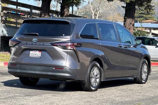 2023 Toyota Sienna XLE