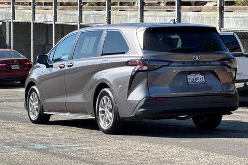 2023 Toyota Sienna XLE