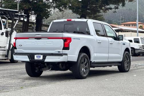 2025 Ford F-150 Lightning LARIAT