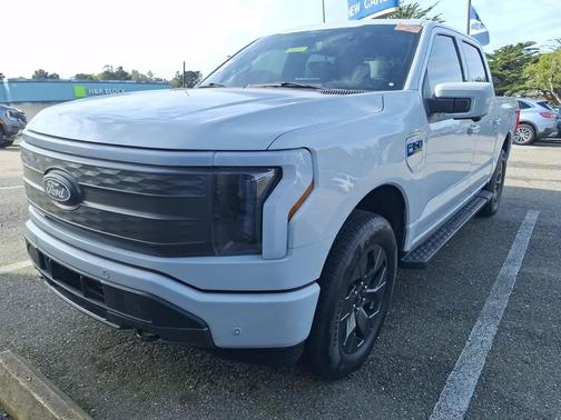 2025 Ford F-150 Lightning LARIAT