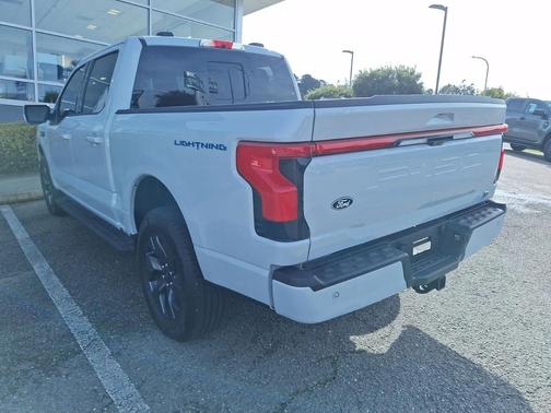 2025 Ford F-150 Lightning LARIAT