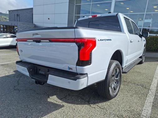 2025 Ford F-150 Lightning LARIAT