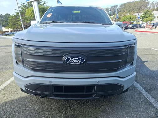 2025 Ford F-150 Lightning LARIAT