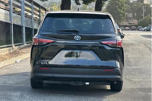 2021 Toyota Sienna LE