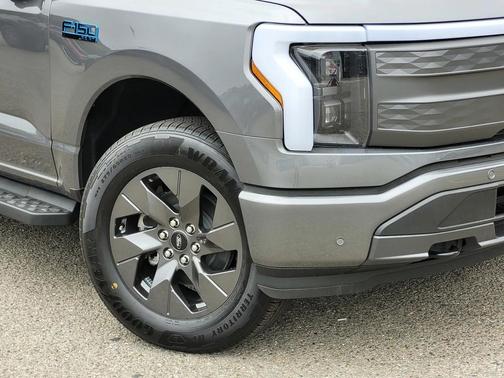 2025 Ford F-150 Lightning LARIAT