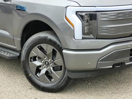 2025 Ford F-150 Lightning LARIAT
