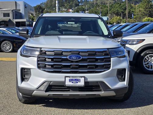 Space White Metallic 2026 Ford Explorer Active