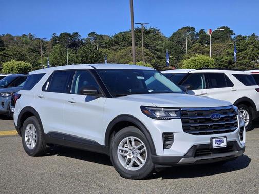 Space White Metallic 2026 Ford Explorer Active
