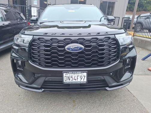 Agate Black Metallic 2026 Ford Explorer ST-Line