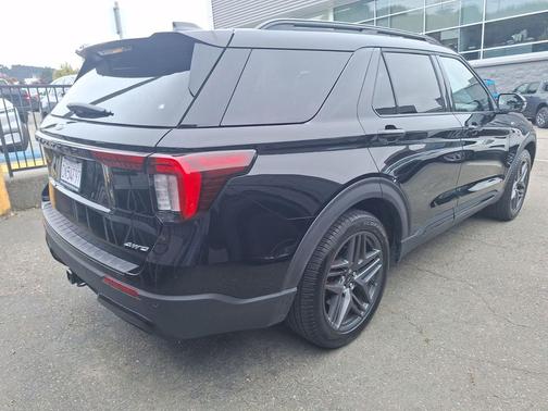 Agate Black Metallic 2026 Ford Explorer ST-Line