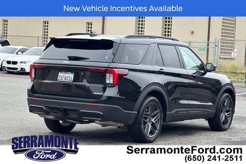 Agate Black Metallic 2026 Ford Explorer ST-Line