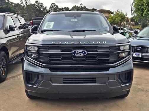 2025 Ford Expedition Max Active 4x4