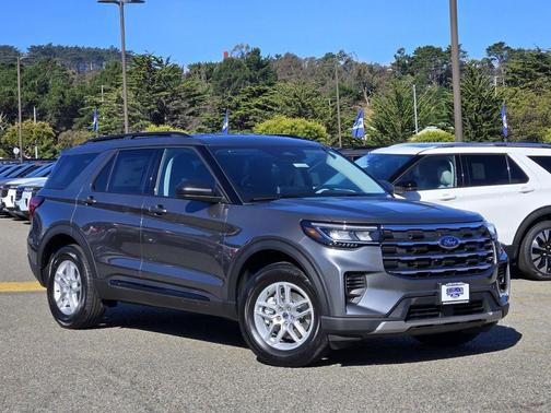 Carbonized Gray Metallic 2026 Ford Explorer Active
