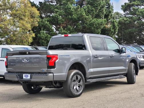 2025 Ford F-150 Lightning Flash