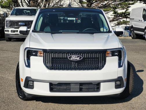 Oxford White 2025 Ford Maverick Lobo Standard