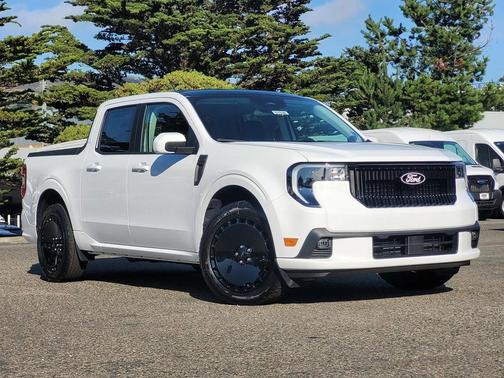 Oxford White 2025 Ford Maverick Lobo Standard