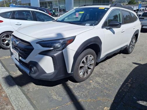 Crystal White Pearl 2023 Subaru Outback Limited