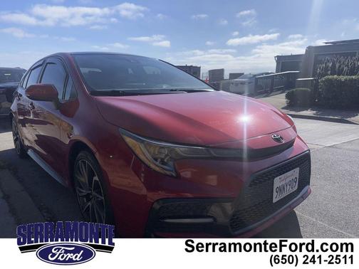 Barcelona Red Metallic w/Black Sand Pearl Roof 2021 Toyota Corolla SE