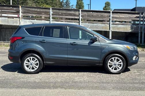 Baltic Sea Green 2019 Ford Escape SE