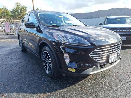 2022 Ford Escape Titanium