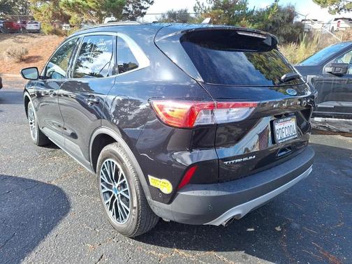 2022 Ford Escape Titanium