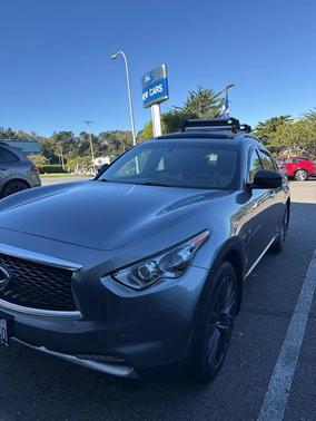 2017 INFINITI QX70 Base