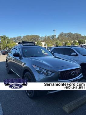 2017 INFINITI QX70 Base