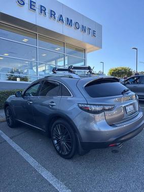 2017 INFINITI QX70 Base