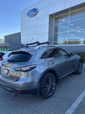 2017 INFINITI QX70 Base