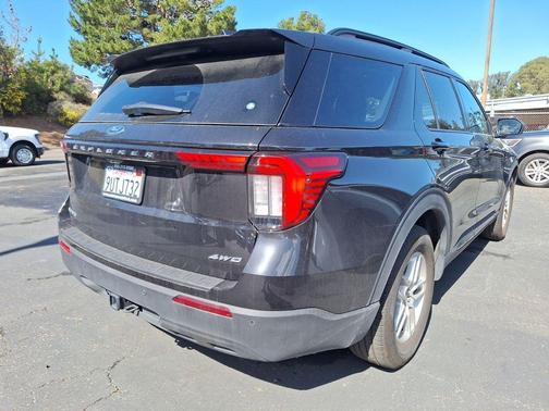 Agate Black Metallic 2026 Ford Explorer Active