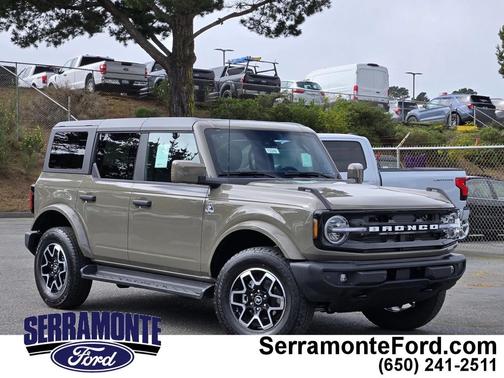 2026 Ford Bronco Outer Banks
