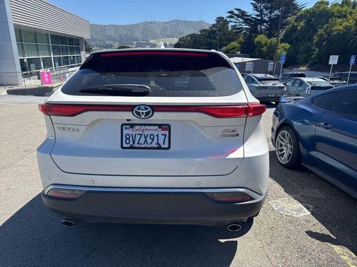 Blizzard Pearl 2021 Toyota Venza XLE