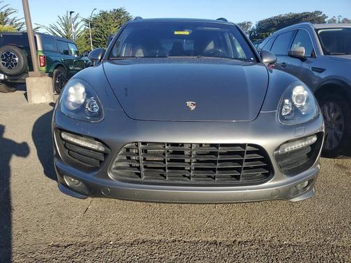 2013 Porsche Cayenne GTS