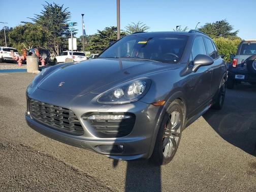 2013 Porsche Cayenne GTS