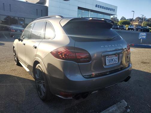 2013 Porsche Cayenne GTS