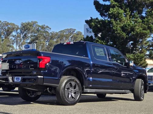 2025 Ford F-150 Lightning Flash