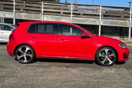 2015 Volkswagen Golf GTI 2.0T SE 4-Door