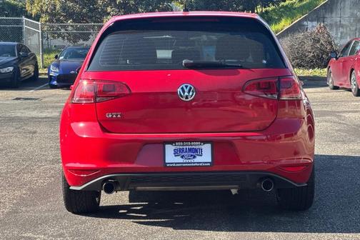 2015 Volkswagen Golf GTI 2.0T SE 4-Door