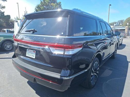 2022 Lincoln Navigator Black Label