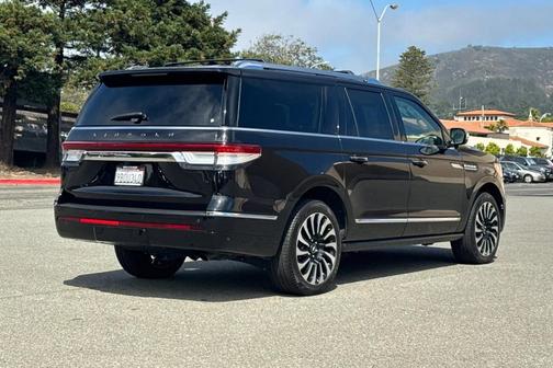 2022 Lincoln Navigator Black Label