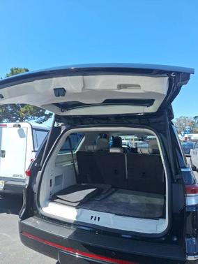 2022 Lincoln Navigator Black Label